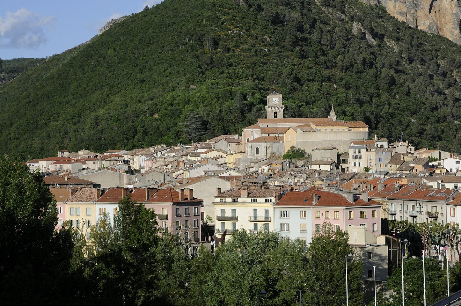 Digne-Les-Bains (Wikimedia Commons)