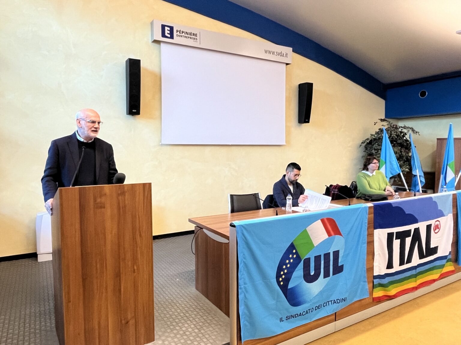 L’assemblea UIL sui lavoratori frontalieri Italia-Svizzera, L’assemblée du syndicat UIL sur les travailleurs frontalier italo-suisses