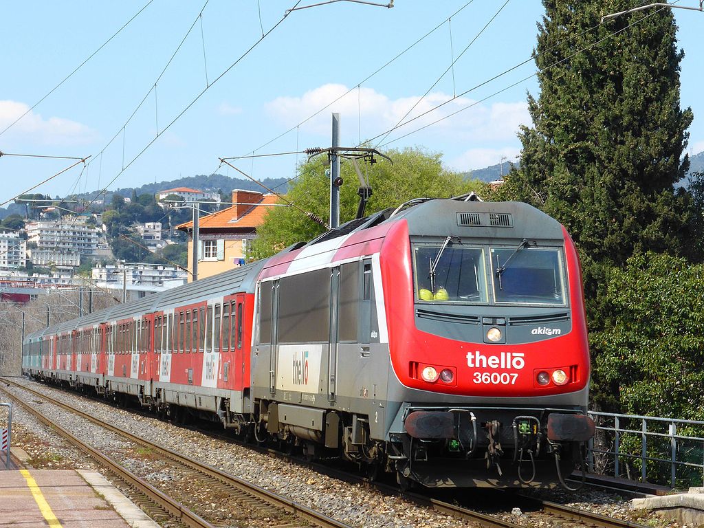 Train Thello destinatoon de Milan à la gare de Riquier Jason De Souza CC BY SA WikiCommons