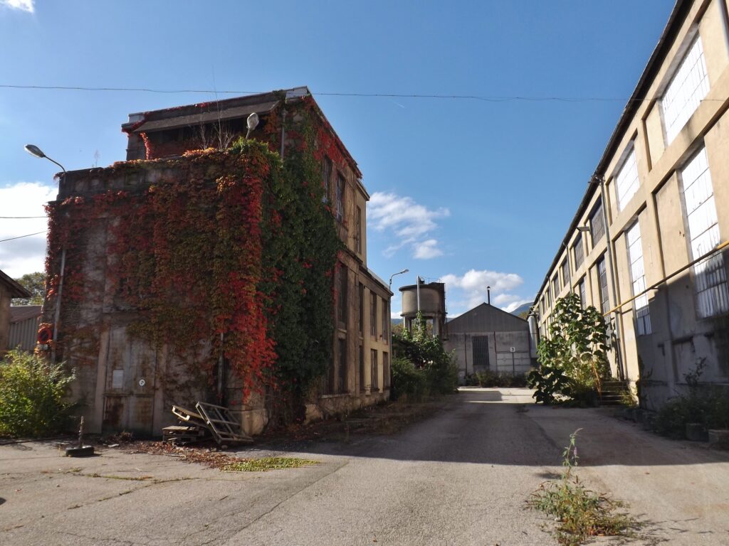 La fabbrica Rubanox di Chambéry, L’usine Rubanox de Chambéry (fonte/source: Wikimedia Commons)