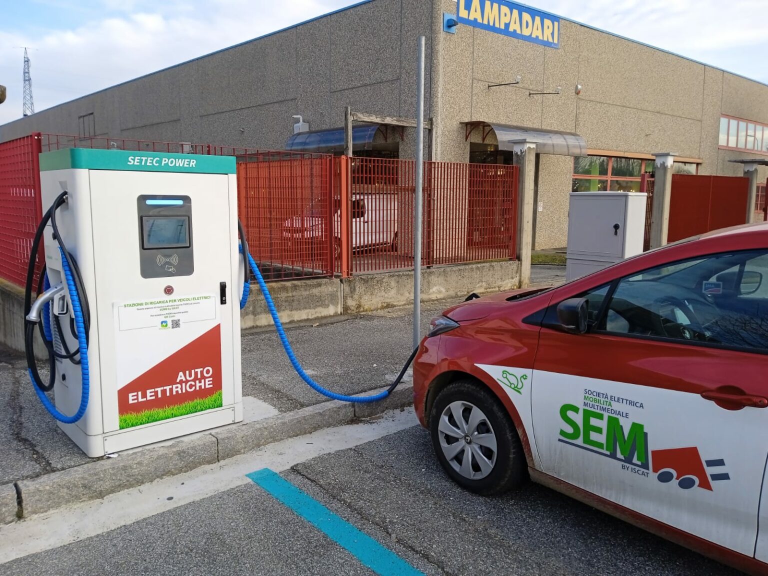 Le colonnine di ricarica di Pinerolo, Les stations de recharge de Pinerolo