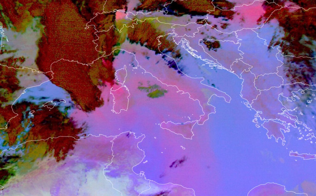 La sabbia del Sahara su Liguria e Francia sud-orientale, Le sable du Sahara sur la Ligurie et le sud-est de la France (fonte/source: satelliti Copernicus, https://view.eumetsat.int/productviewer?v=msg_fes:rgb_dust)