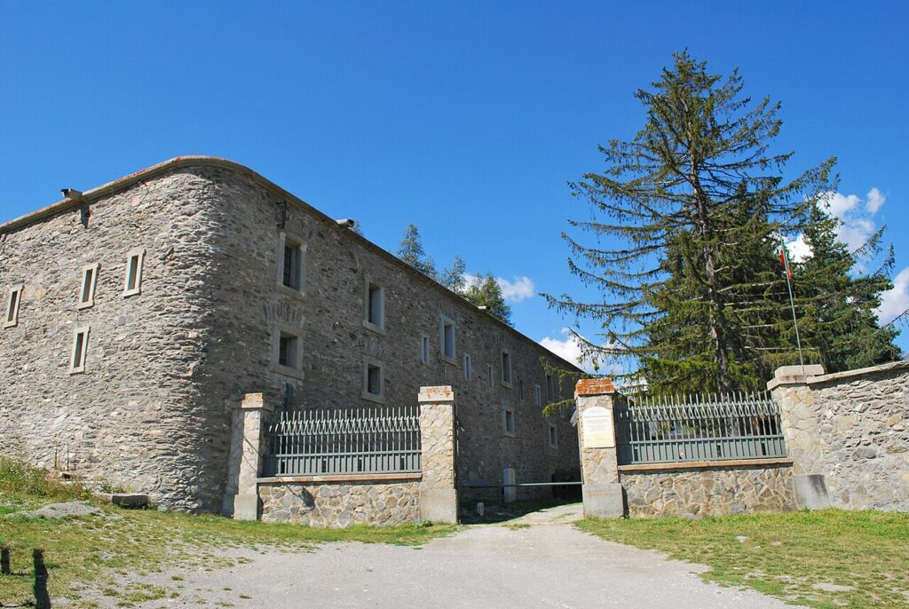 Forte Di Bramafam, Bardonecchia, CC BY SA 3.0 Wiki Commons