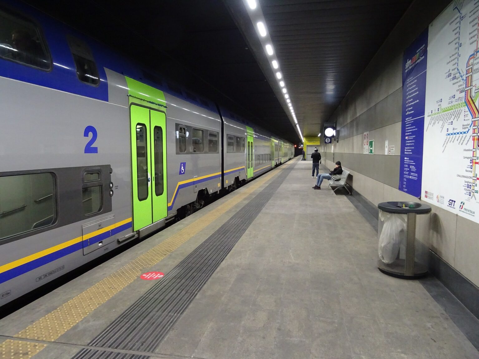 Treni aeroporto Torino, Trains aéroport Turin (fonte/source: Wikimedia Commons)