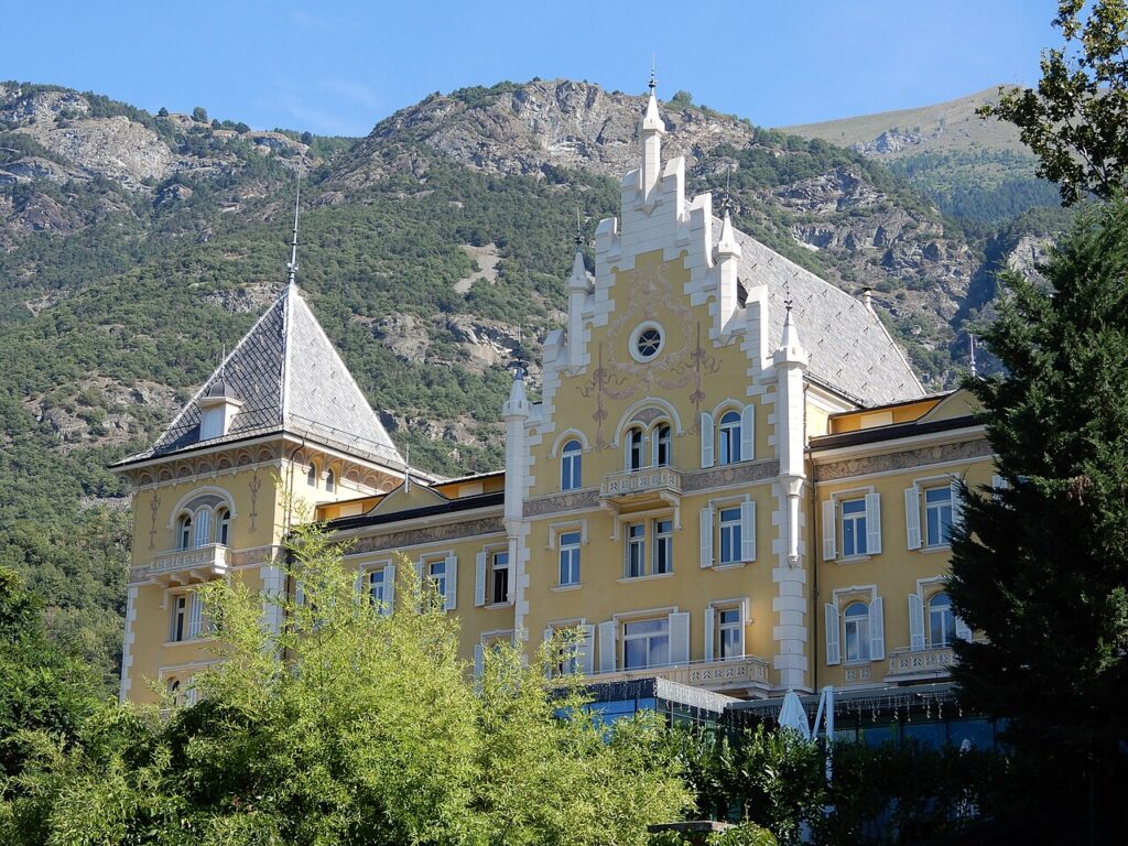Grand Hotel Billia, Saint-Vincent ( CC BY SA 4.0 Plumbago Capensis)