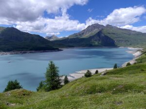 Lac du Mont Cenis en début d'été (juin 2022 CC BY SA 4.0 Florian Pepelin wiki)
