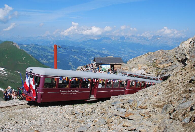 Tramway du Mont-Blanc (CC BY SA Christophe Jacquet Wiki) )
