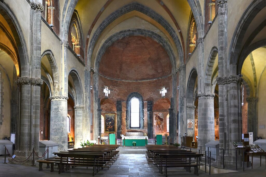 Sacra di San Michele, interno del Santuario (CC BY SA Wikimedia)