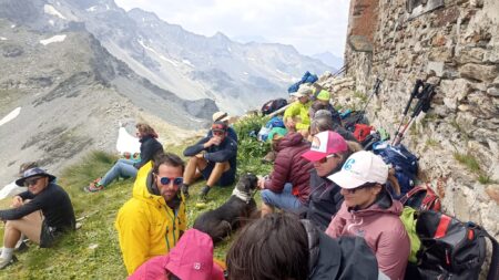 La rencontre au Col du mont en 2023; l'incontro al Col du Mont nel 2023 (Nos Alpes, Enrico Martial)
