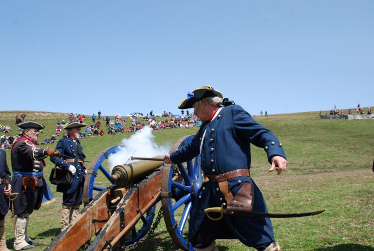 Un momento della rievocazione della battaglia del 1747 al Colle dell'Assietta; Un moment de la reconstitution de la bataille de 1747 au col d'Assietta (credits : Città metropolitana di Torino)