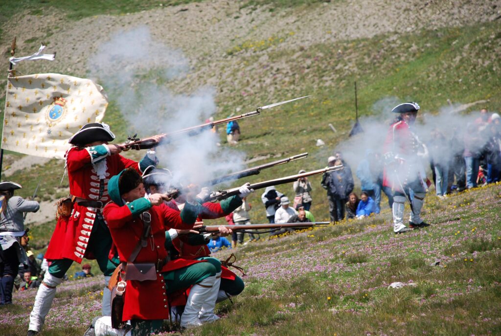 Un momento della rievocazione della battaglia del 1747 al Colle dell'Assietta; Un moment de la reconstitution de la bataille de 1747 au col d'Assietta (credits : Città metropolitana di Torino)