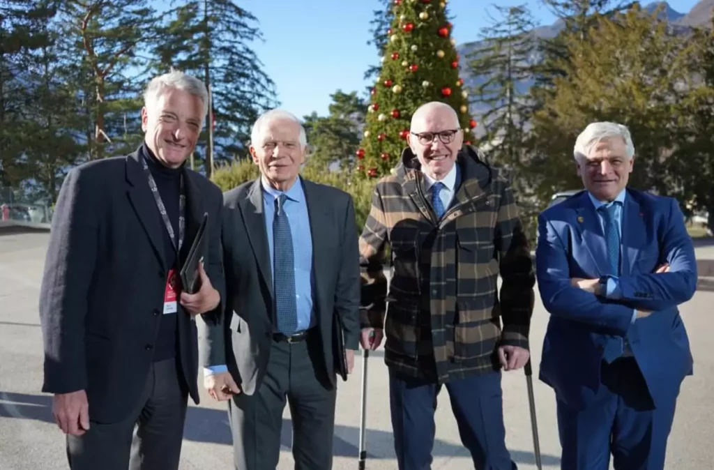 Hervé Gaymard, Josep Borrell, Renzo Testolin et Luciano Caveri après la rencontre sur la Fête des Alpes (Facebook)