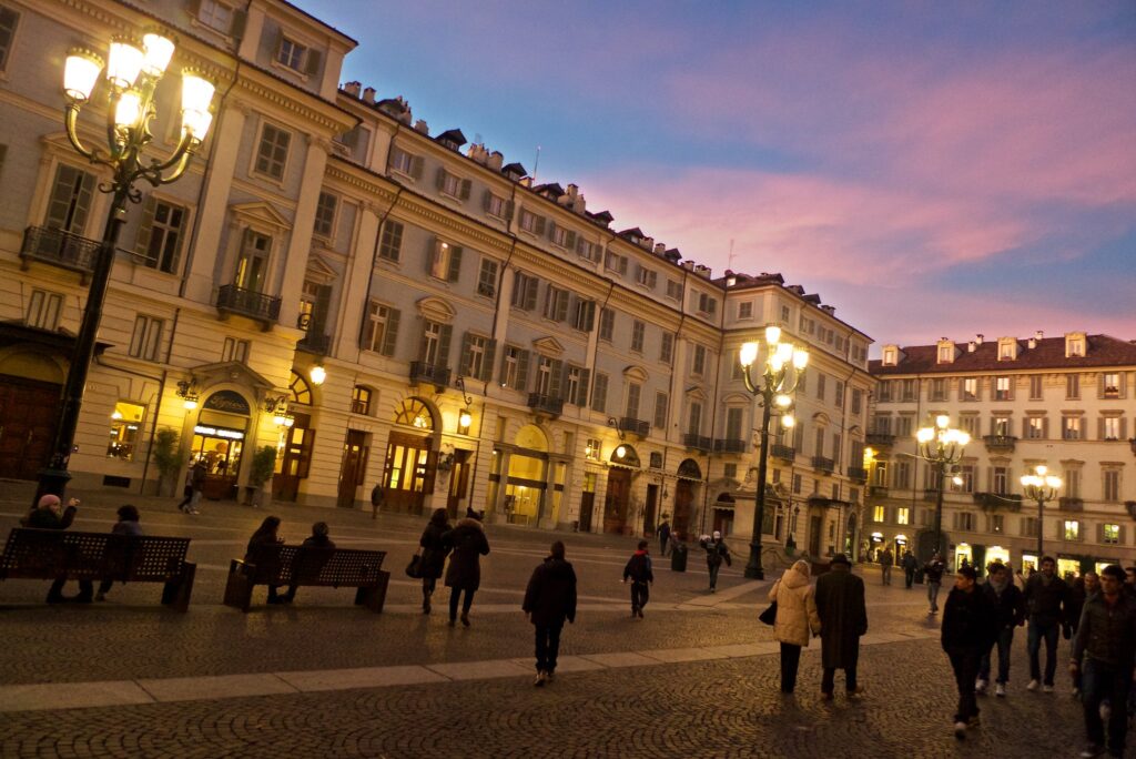 Piazza Carignano a Torino (CC BY 2 0 Alessio Maffeis)