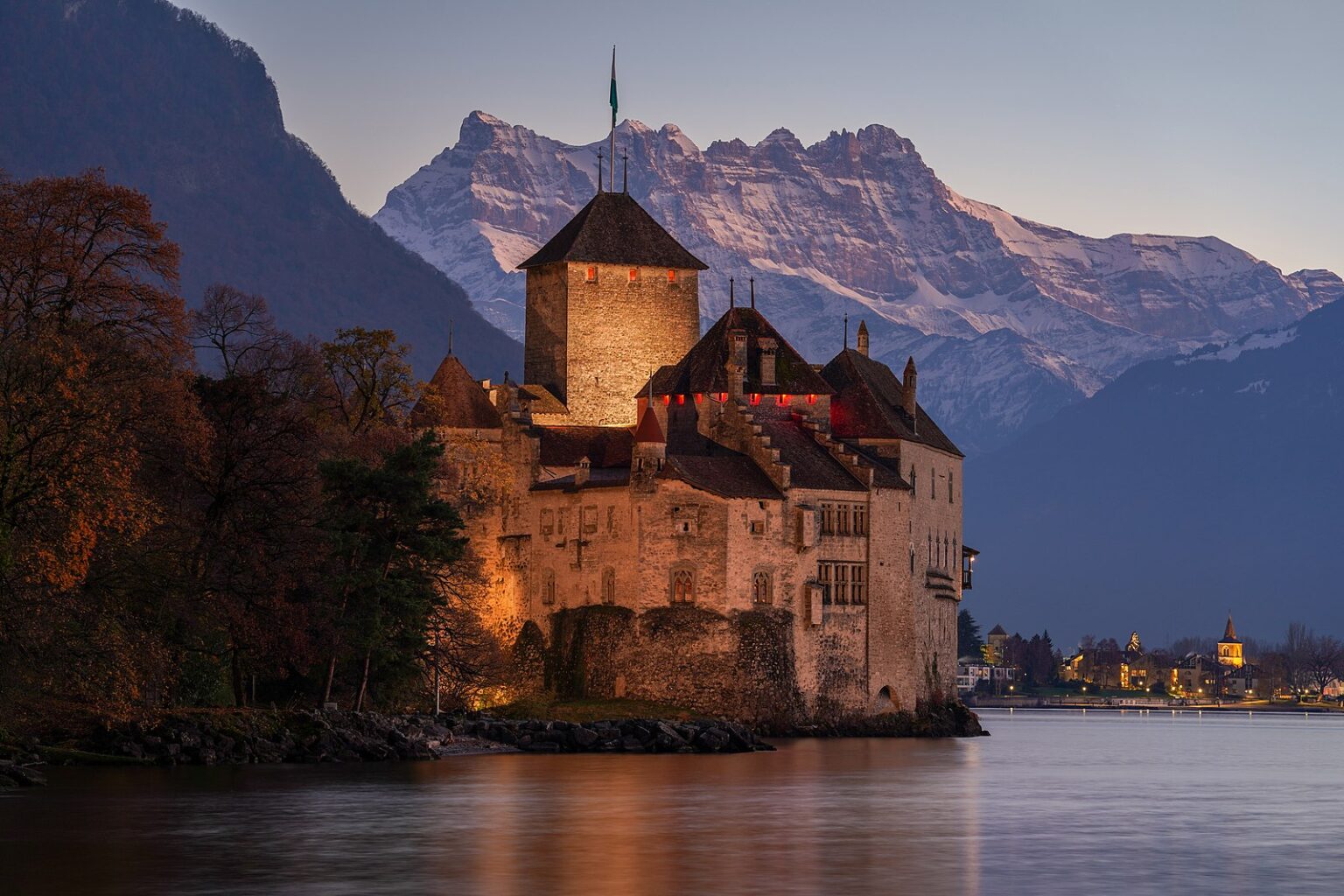 Il Castello di Chillon, Le Château de Chillon (fonte/source: Wikipedia Commons, Giles Laurent, CC BY-SA 4.0)