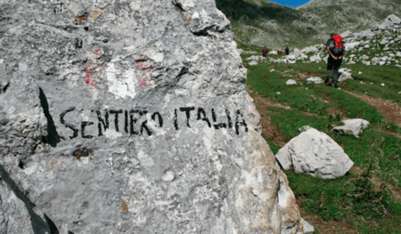 De la Vallée d’Aoste à la Sicile, les 8 000 kilomètres du « Sentiero Italia CAI » Sentiero Italia CAI (fonte/source: Wikimedia Commons, Maxpicinisco, CC BY-SA 3.0)