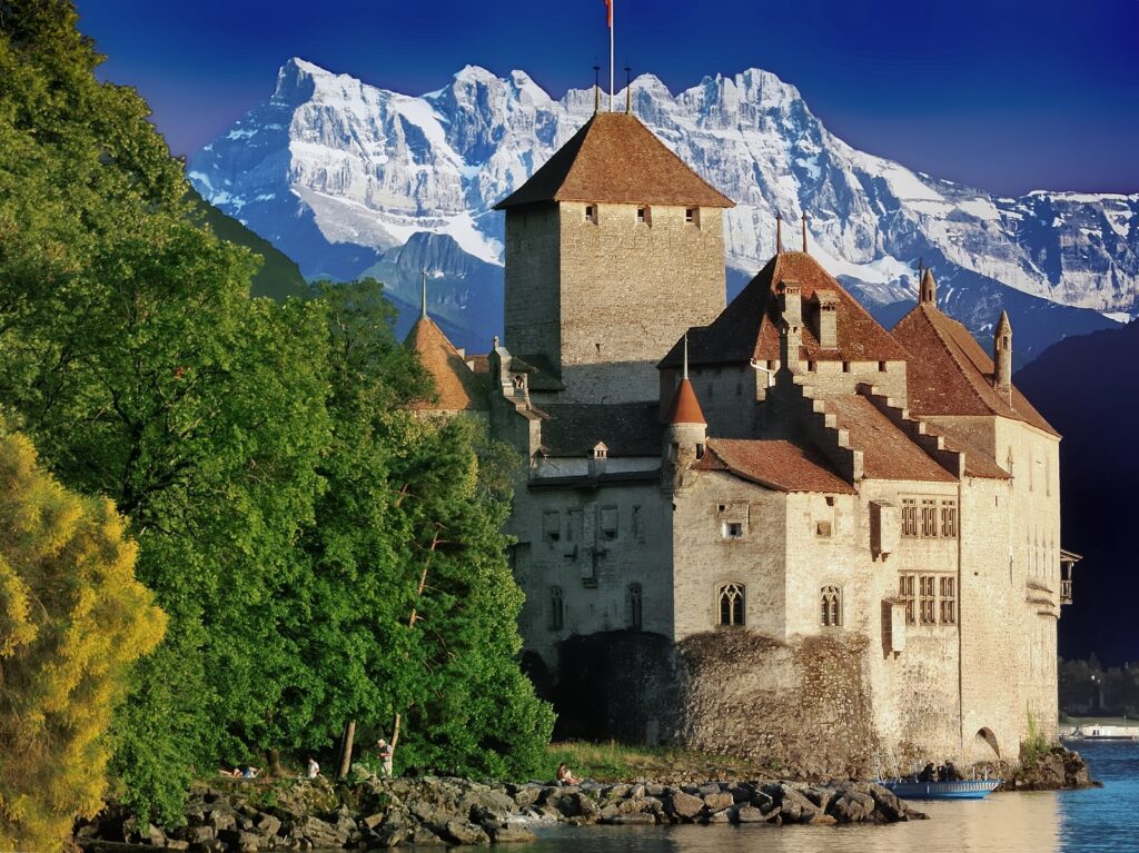 Le Château de Chillon (source: Wikipedia Commons, Zacharie Grossen, CC BY-SA 3.0)