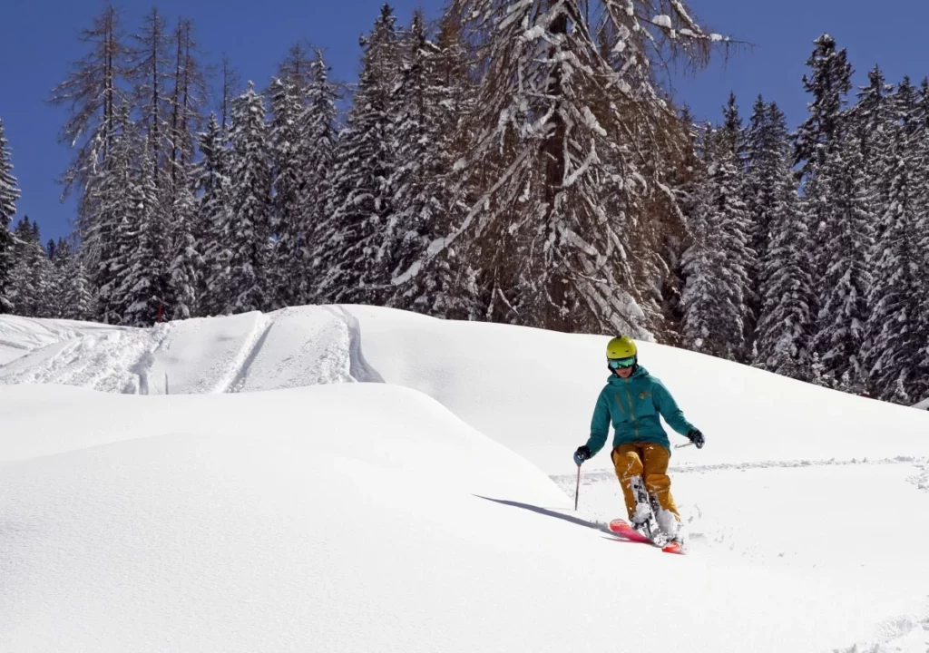 La stazione di sci di Hochkeil; La station de ski de Hochkeil (fonte/source: Hochkeil)