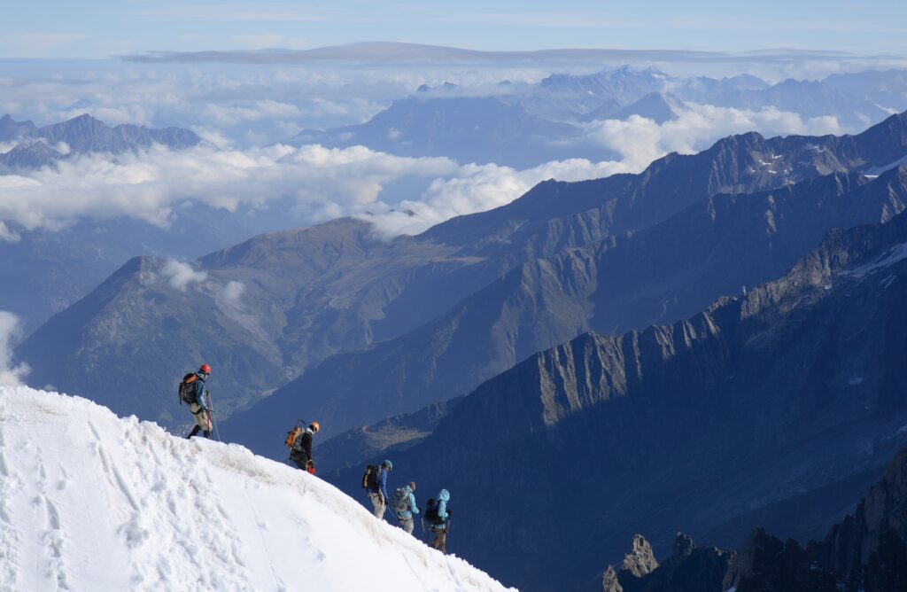 Alpinisti nel massiccio del Monte Bianco Wikimedia Commons