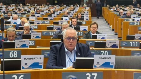 Comitato delle Regioni in Plenaria politica e Caveri membro effettivo Comitato Delle Regioni Sessione D'autunno 2024