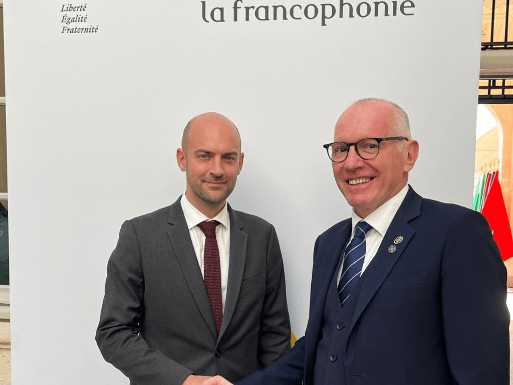 Le Président De La Vallée D'aoste Renzo Testolin Et Le Ministre Des Affaires Étrangères Jean Noël Barrot 4x3