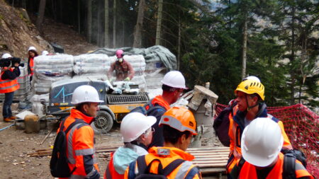 Dentro al cantiere della frana sulla ferrovia del Fréjus Au chantier de la Praz, en Maurienne, sur le chemin de fer du Fréjus - Nel cantiere di La Praz, a Saint-André, in Maurienne, sopra la ferrovia del Fréjus interrotta (c) Nos Alpes Enrico Martial
