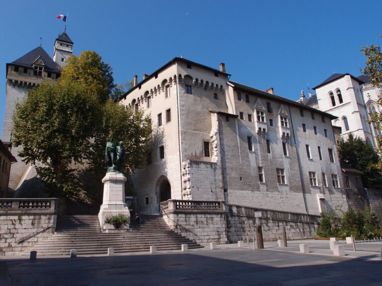 Chambéry (cc flickr /Guilhem Vellut)