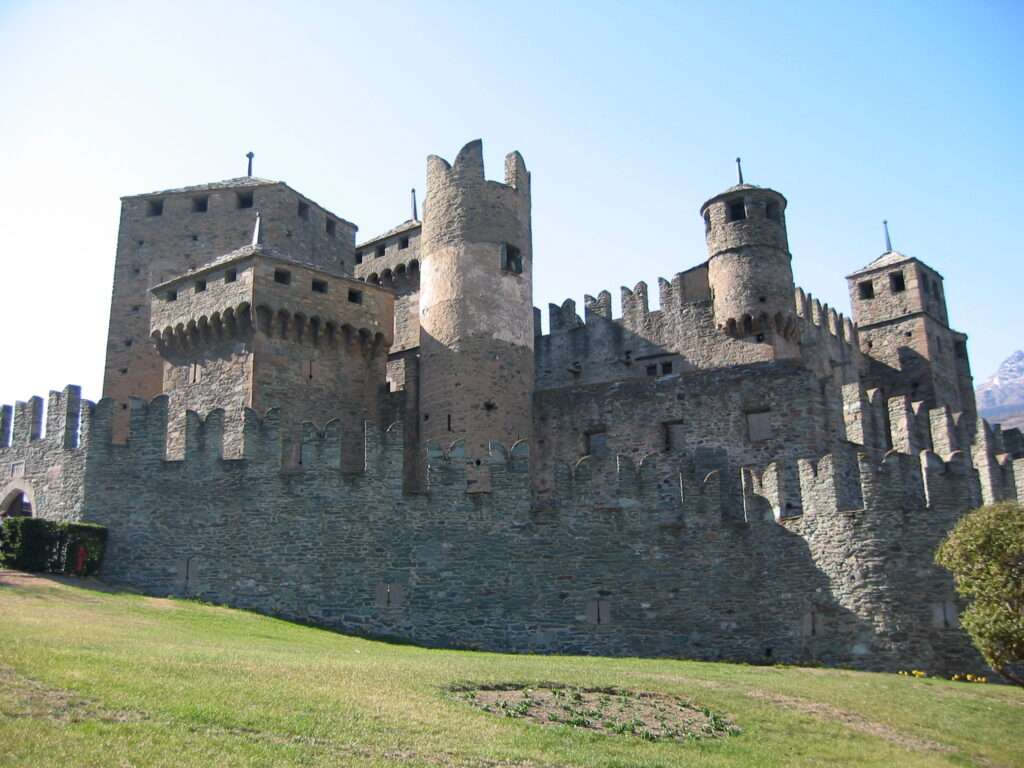 Il Castello (c) CC BY-SA 3.0, Rollopack, Wikimedia Commons