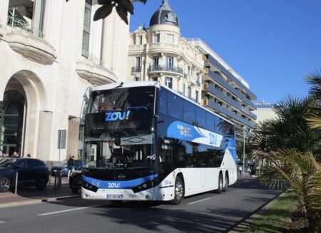 Dans les Alpes-Maritimes, 16 nouveaux bus électriques à double étage Gli autobus elettrici nelle Alpi Marittime, Les bus électriques dans les Alpes Maritimes (cc Alexis OLIJNYK, Nos Alpes)