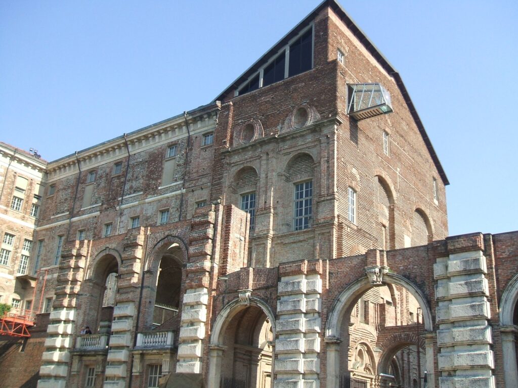 Castello di Rivoli (c) CC BY-SA 3.0, Georgius LXXXIX, Wikimedia Commons