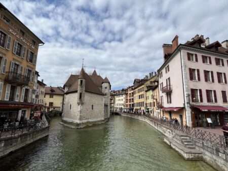 Histoire et poésie au bord du Lac d’Annecy Annecy (c) Giorgia Gambino, Nos Alpes