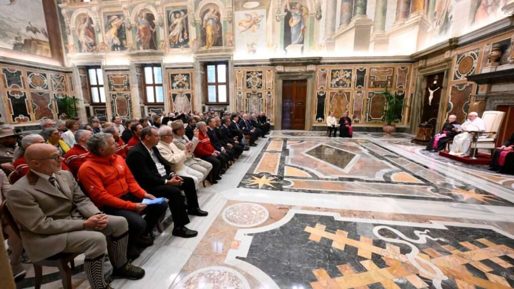 Un momento dell'udienza da Papa Francesco per il centenario di San Bernardo con rappresentanti di Vallese e Valle d'Aosta Un moment de l'audience avec le pape François pour le centenaire de Saint Bernard (c) Vatican Media