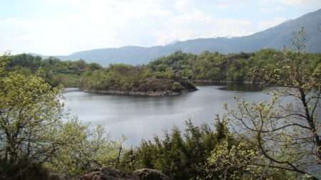 Il Parco dei cinque laghi di Ivrea prepara il suo piano oltre le polemiche Il Parco dei cinque laghi di Ivrea, Le Parc des cinq lacs d’Ivrée (c) CC BY-SA 3.0, Sim-V, Wikimedia Commons
