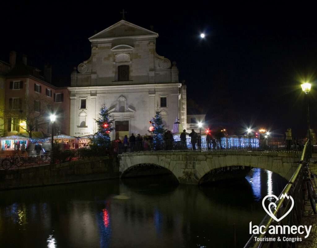 Il mercatino di Natale di Annecy (c) Lac Annecy Tourisme et congrès, espace presse