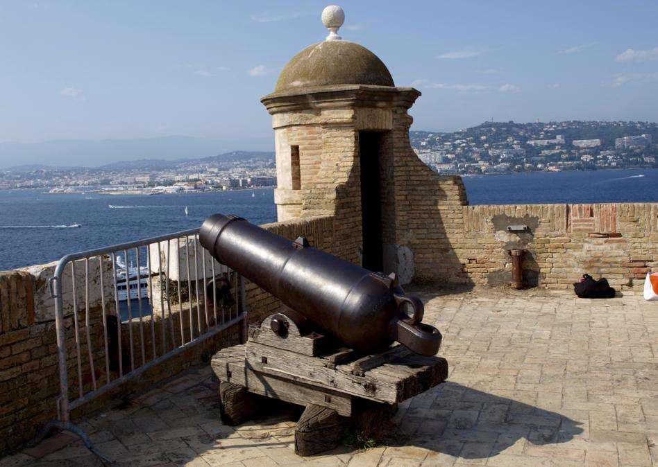 Les canons (c) CC BY-SA 3.0, Qypchak, Wikimedia Commons