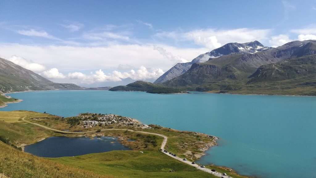 Le Lac du Mont-Cenis (c) CC BY-SA 4.0, Hairless Heart, Wikimedia Commons