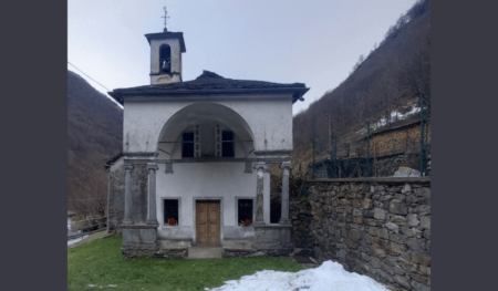 La miracolosa nevicata: l’oratorio della Madonna della neve a Forno Valstrona L’Oratorio della Madonna della Neve di Forno Valstrona; L'oratoire de Notre-Dame des Neiges de Forno Valstrona (c) Anna Maria Colombo, Nos Alpes