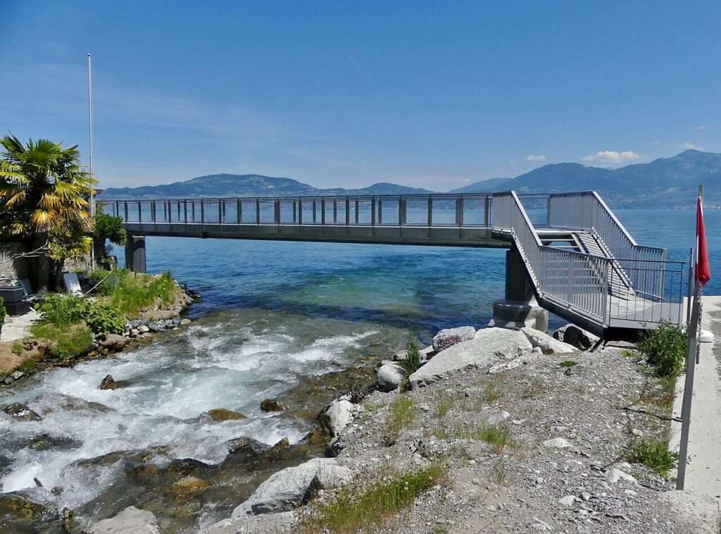 Nouvelle passerelle sur la Morge à Saint-Gingolph, en 2019 (c) CC BY SA 4_0 Florian Pépellin Wikimedia Commons