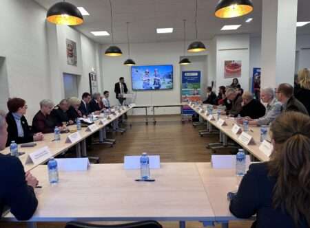 A Briançon, la ministra Vautrin: ospedale, forse Susa, e alloggi per gli stagionali La ministre Cathérine Vautrin à la CCI de Briançon, le 26 février 2025 (c) CCI Hautes Alpes