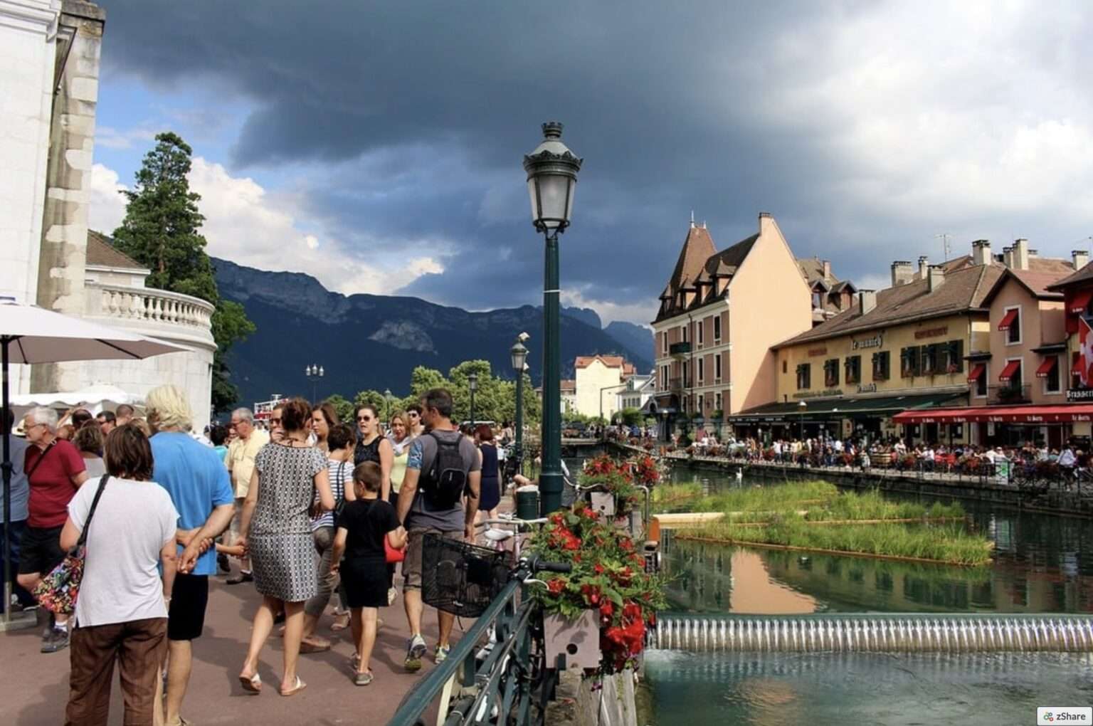 Annecy (c) Cc 1 0 Public Domain Pixabay