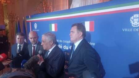 A Nice, le Comité frontalier sur les problèmes et les solutions franco-italiennes Comitato frontaliero di Nizza, l'incontro con la stampa - Comité frontalier à Nice, la rencontre avec les média (c) NosAlpes Enrico Martial
