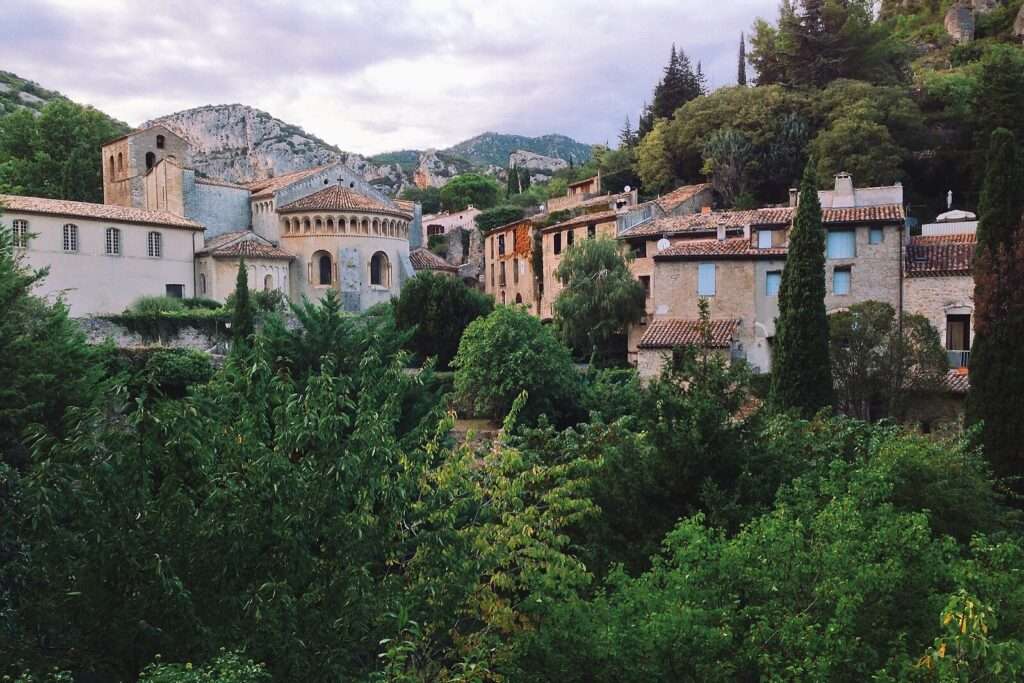 Saint-Guilhem (c) CC BY-SA 2.0, Alexander Baranov, Wikimedia Commons