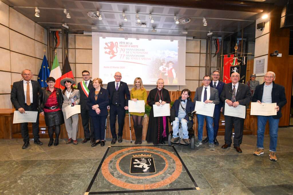 La foto di famiglia  alla festa dell'autonomia della Valle d'Aosta (c) Région Autonome De La Vallée D'aoste Paolo Rey