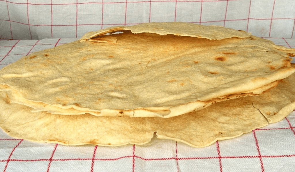 Pane carasau (c) GNU Free Documentation License 1.2, Luigi Chiesa, Wikimedia Commons