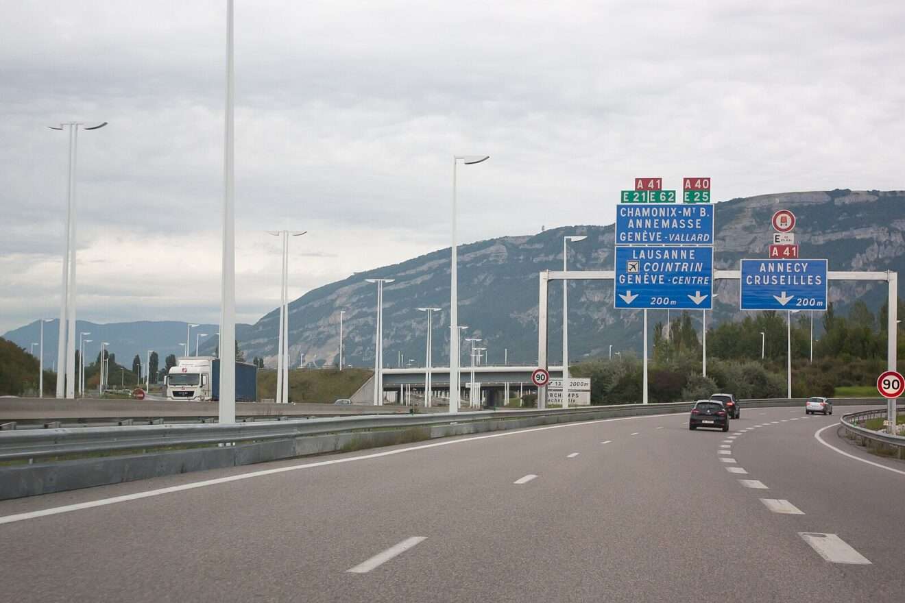 Autostrada tra Alta Savoia e Ginevra, Autoroute entre Haute-Savoie et Genève (c) CC BY-SA 3.0, Poudou99, Wikimedia Commons
