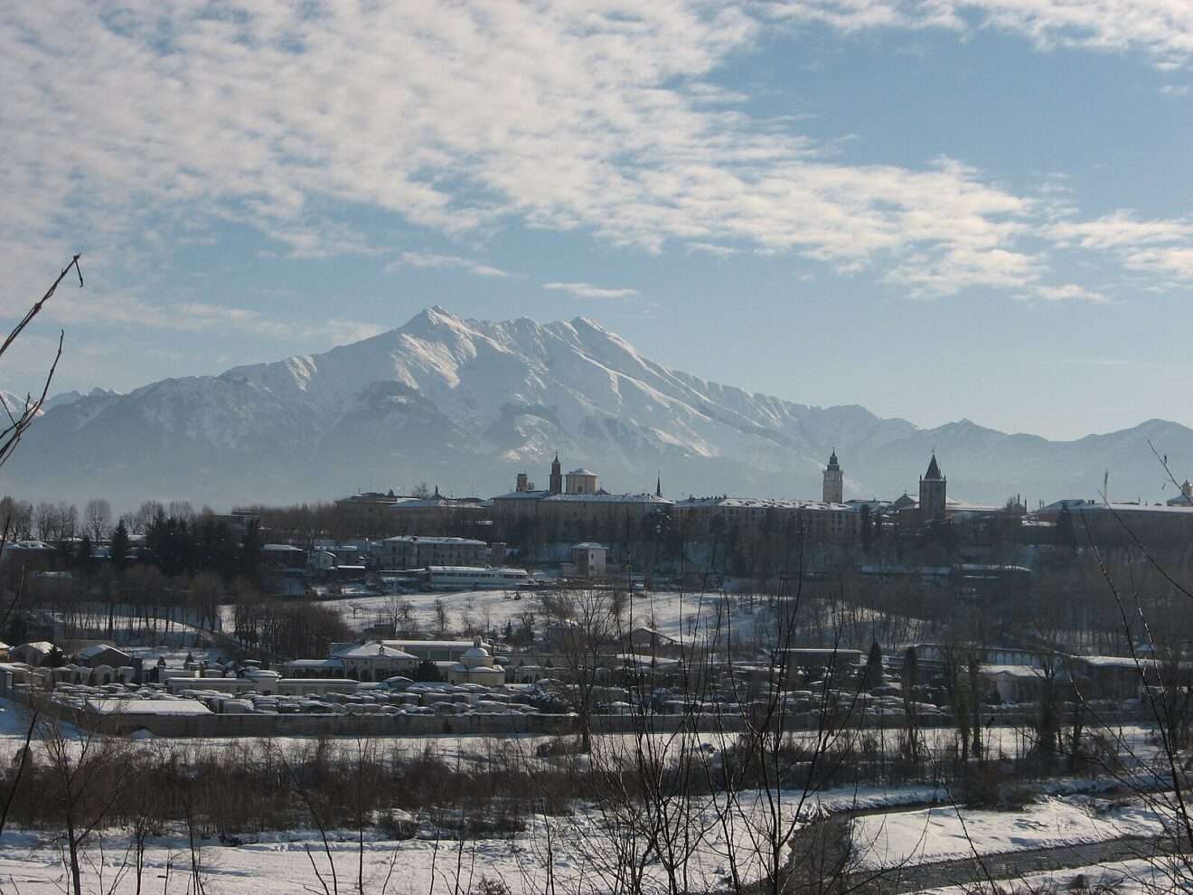 Le montagne di cuneo, interessate dalle isole di calore come il resto delle Alpi; Les montagnes de Côni, intéressés par les îlots de chaleur comme le reste des Alpes (c) CC BY-SA 3.0, Nem80, Wikimedia Commons
