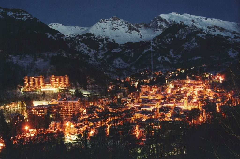 Limone Piemonte, panorama (c) CC BY SA 3_0 Andrea Levico Wikimedia Commons