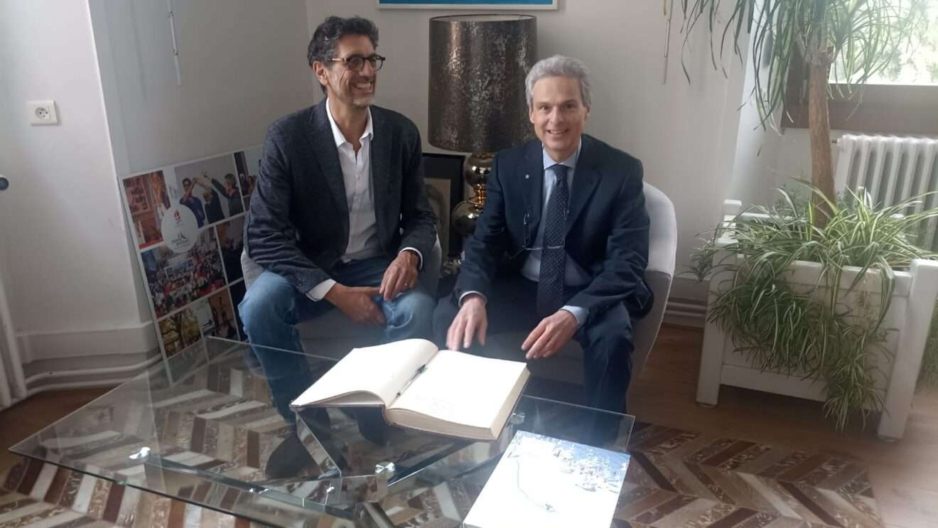 I sindaci Gianni Nuti e Frédéric Burnier Framboret a Albertville il 28 marzo 2025 / Le syndic Gianni Nuti et le maire Frédéric Burnier Framboret à Albertville le 28 mars 2025 (c) Nos Alpes Enrico Martial