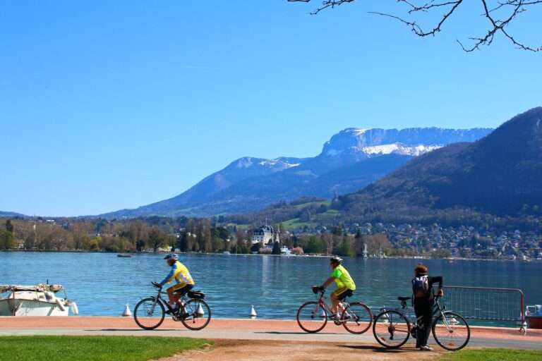 Annecy en Vélo (c) CC BY SA 2_0 RDA CA