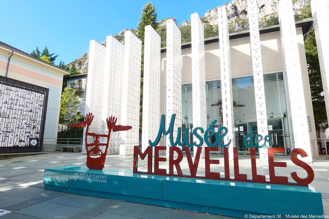 Il Museo delle meraviglie di Tenda, sede della mostra dedicata alla Valle Roja; Le Musée des merveilles de Tende, qui abrite l'exposition consacrée à la Vallée de la Roja (c) CC BY-SA 4.0, MdM Tende, Wikimedia Commons