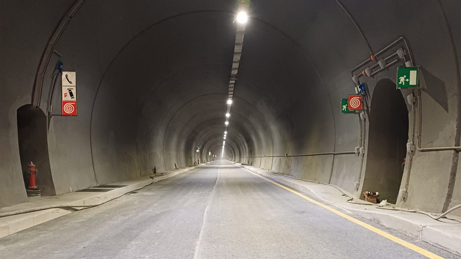 Il tunnel di Tenda verso il completamento degli impianti :Le tunnel de Tende et les travaux pour les installations (c) Anas